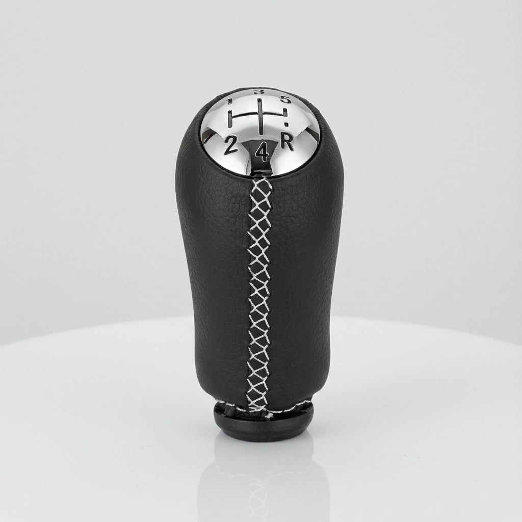 Pommeau de vitesse clio 3 - 5 vitesses - Couture blanche - vue installation